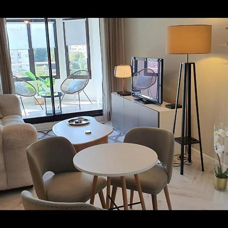 Beautiful Apartment Design Next To The Sea Антиб Екстериор снимка